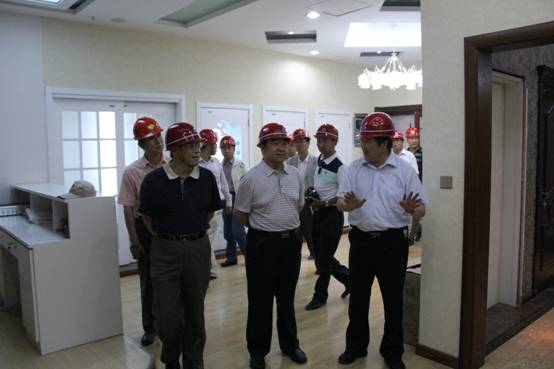 青海省經(jīng)濟(jì)委員會(huì)黨組書記、主任，省國資委  黨委副書記、副主任吳海昆實(shí)地考察物產(chǎn)集團(tuán)重點(diǎn)項(xiàng)目