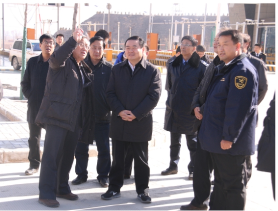 省委副書記、省長(zhǎng)郝鵬視察青海曹家堡保稅物流中心