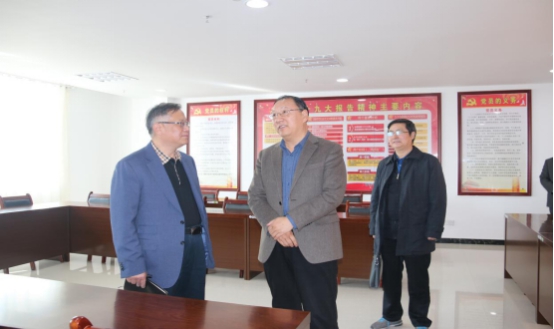 省委常委、省總工會(huì)主席馬吉孝等一行蒞臨青海物產(chǎn)集團(tuán)公司視察，調(diào)研指導(dǎo)道路貨運(yùn)企業(yè)建會(huì)、貨運(yùn)司機(jī)入會(huì)等工作