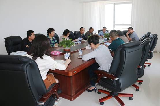 省商務廳副廳長朱小青協(xié)同西寧海關、省檢驗檢疫局一行深入企業(yè)就保稅物流中心封關運營