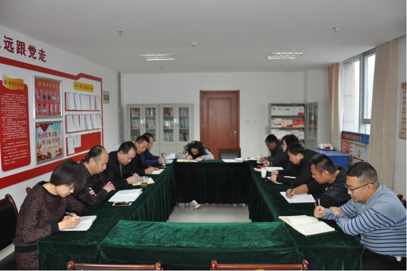 銘記&ldquo;生命線&rdquo;、分清&ldquo;是非線&rdquo; 修筑&ldquo;防腐線&rdquo;、不踩&ldquo;高壓線&rdquo;