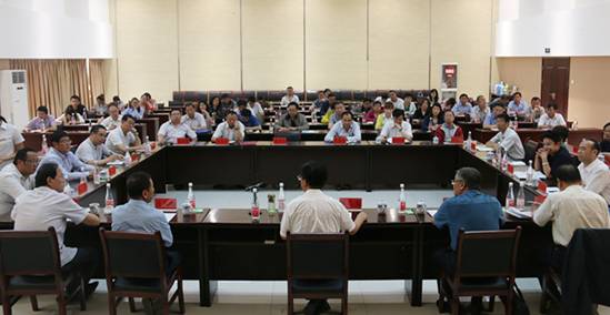 省國(guó)資委黨委副書記、副主任陳志忠 在青海物產(chǎn)集團(tuán)講專題黨課