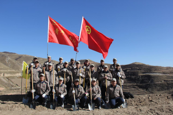 有一種奉獻(xiàn)叫&ldquo;五四精神&rdquo;，有一種擔(dān)當(dāng)叫&ldquo;青年突擊隊(duì)&rdquo;